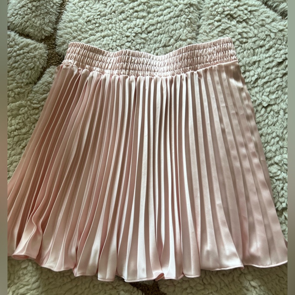 FREE SHIPPING Satin Pleated Mini Skirt Light Pink